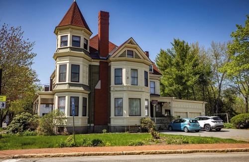 Southern Coast House | The Gregory House in Southern Maine close to many beaches & popular destinations