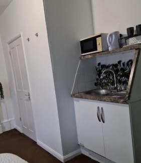 Glyndon House | The Griffen Lodge