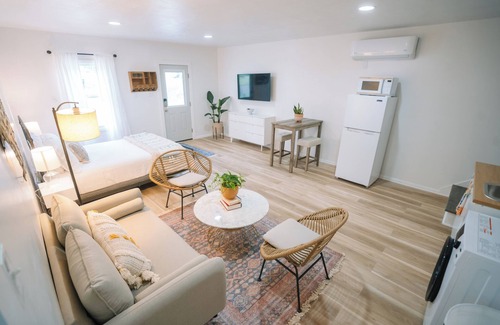 Columbia Cottage | The Guest House at 5th & Carter