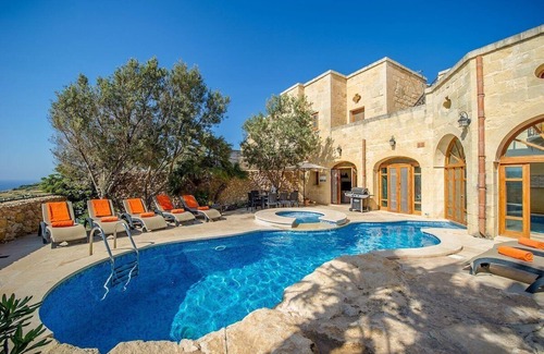 Ta' Għammar Villa | The Hamlet 3 Holiday Home