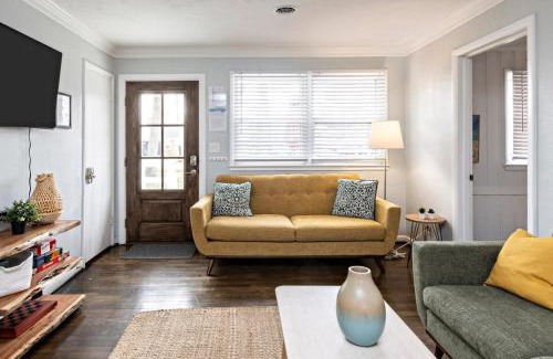 Northeast Virginia Beach House | The Hammock House