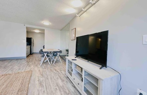 Downtown Hartford Apartment | The Hartford Skyline - Stylish Downtown Condo with Wifi Gym