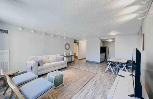 Downtown Hartford Apartment | The Hartford Skyline - Stylish Downtown Condo with Wifi Gym