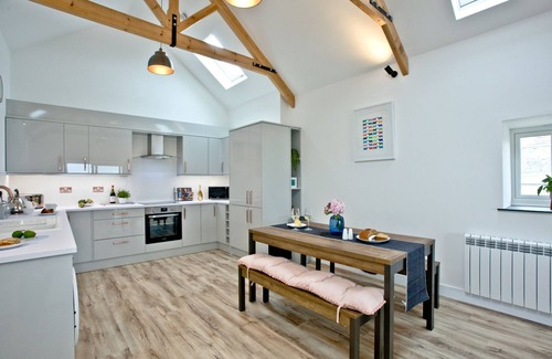 Newquay House | The Hayloft - a cottage that sleeps 4 guests in 2 bedrooms