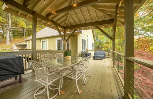 Robbinsville Cabin | THE HEAD REST at Deals Gap, Tail of the Dragon Mountain Retreat!