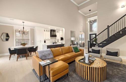 Benton County House | The Hearth House - Quiet Rogers Retreat