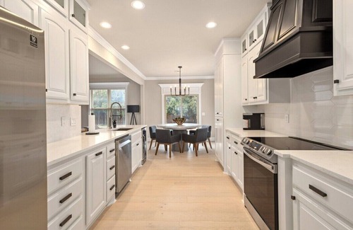 Benton County House | The Hearth House - Quiet Rogers Retreat