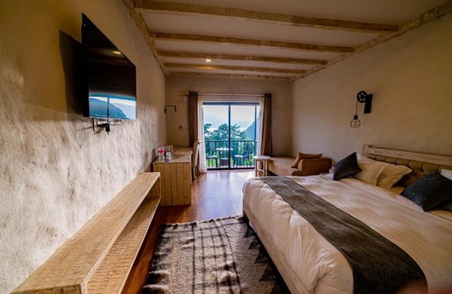Pokhara Cabin | The Hidden Camp