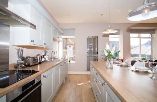 Harrogate City Centre Apartment | The Hidden Gem of Harrogate-Sleeps 6