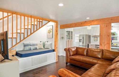 Fredericksburg House | The Hidden Tavern House With Private Hot Tub