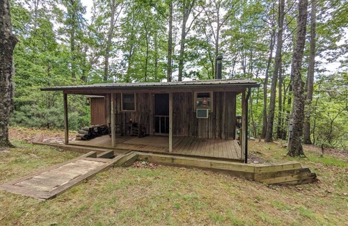 Hays Cabin | The Hideaway