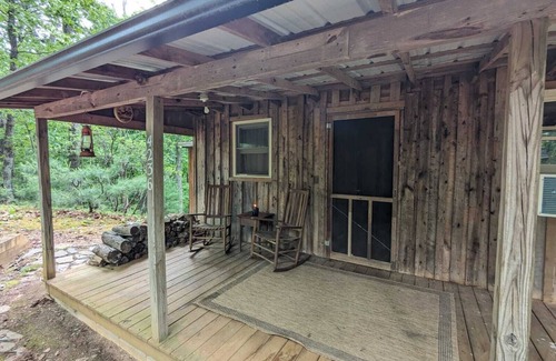 Hays Cabin | The Hideaway