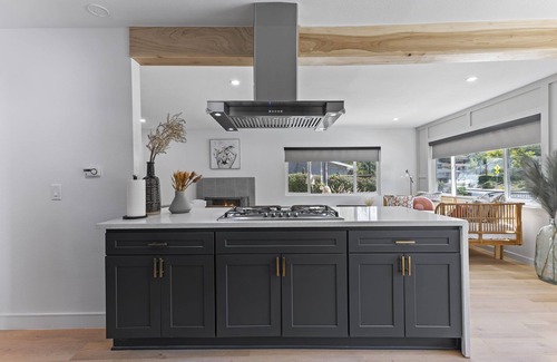North Tustin House | THE HILLS - Scenic Retreat with Game Room CLOSE TO DISNEY