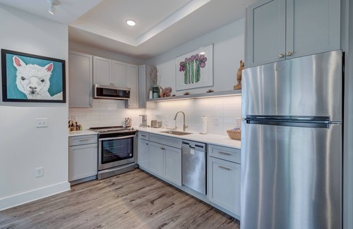 River District Apartment | The Hive 202 King Balcony by BlueStar