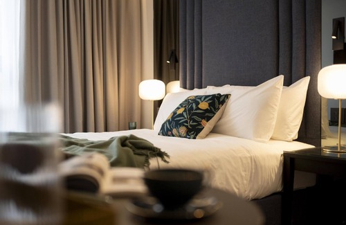 Cambridge City Centre Hotel | The Hobson Cambridge By Adina