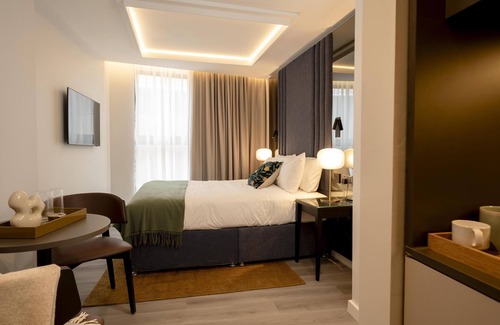 Cambridge City Centre Hotel | The Hobson Cambridge By Adina