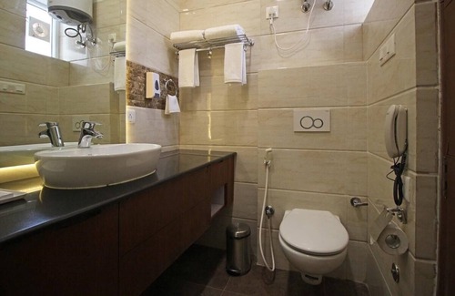 Sector 40 Hotel | The Hoften Elite Millennium City, Gurugram