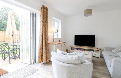 Norwich House | The Hollies