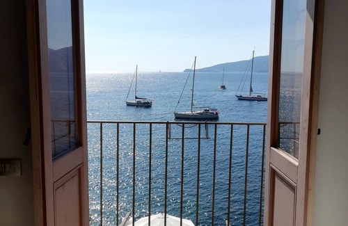 Santa Marina Salina House | the house on the Aeolian sea