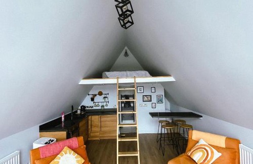 Newry House | The Hut 45