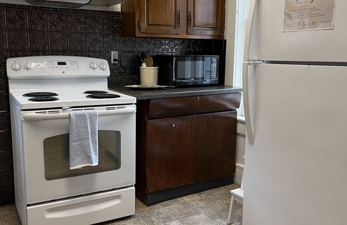 Concordia House | The Inn at 210 - Comfortable and clean historic home