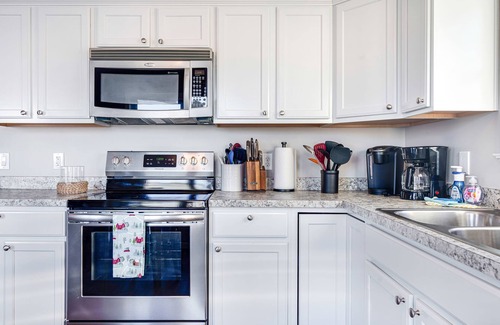 Byfield House | The Island Escape | Steps to Beach | Updated