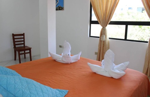 Puerto Ayora Hotel | The Island Home