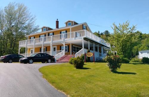 Ingonish Beach Hotel | The Island Inn
