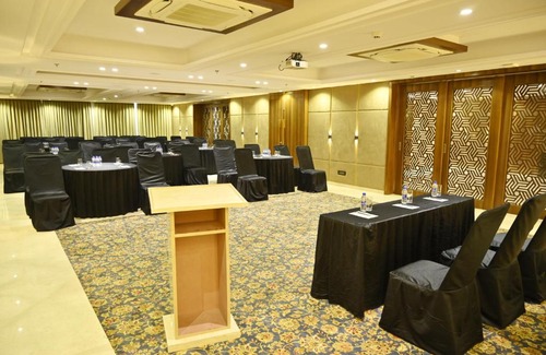 Udaipur Hotel | The Jagat Hotel and Spa Udaipur