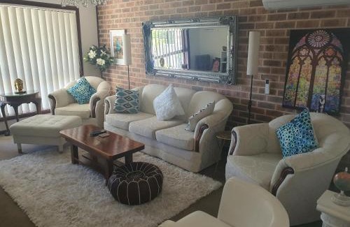 Wallerawang House | The Junction Estate COOL CALM COZY A Home N Host Property