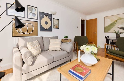 Haggerston Apartment | The Kingsland Place - Adorable 2BDR Flat