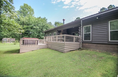 Bismarck House | The Lake Lodge at Remember When Cabins with Hot Tub and outdoor fireplace