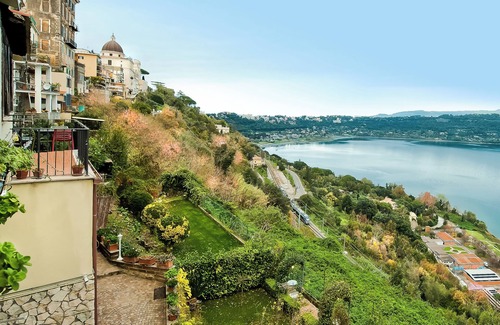Castel Gandolfo Apartment | The Lake View