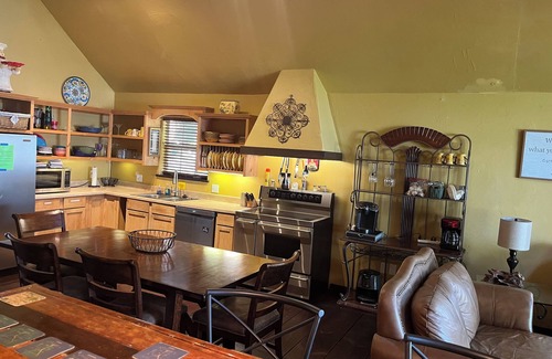 Afton House | The Lakeside Family Oasis Spacious 5-BD house Pvt dock ramp Monkey Island