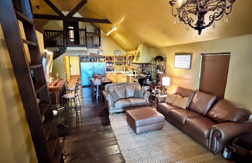 Afton House | The Lakeside Family Oasis Spacious 5-BD house Pvt dock ramp Monkey Island