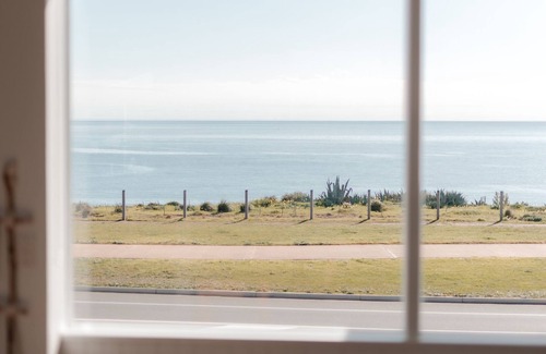 Aldinga Beach House | The Landing, Aldinga Beach | Beachfront, Pool Wood fire, Mclaren Vale Wineries