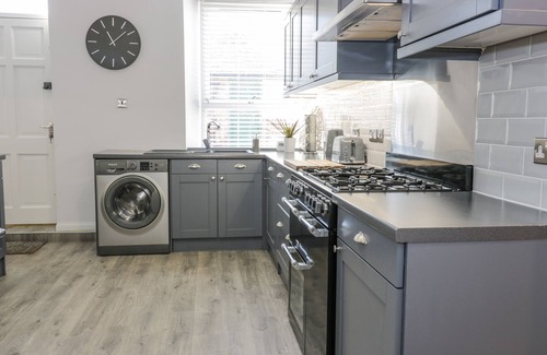 Spittal Cottage | THE LAZY SEAL, pet friendly, character holiday cottage in Spittal