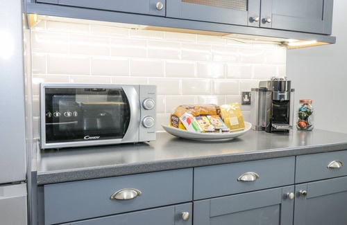 Spittal Cottage | THE LAZY SEAL, pet friendly, character holiday cottage in Spittal