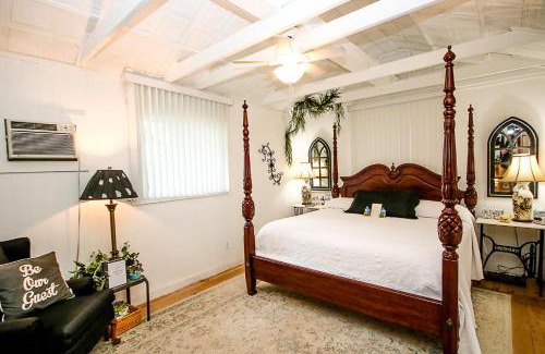 Tyler House | The Lazy Squirrel