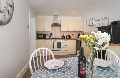 Chardstock Cottage | THE LINHAY, family friendly, with a garden in Chardstock, Devon