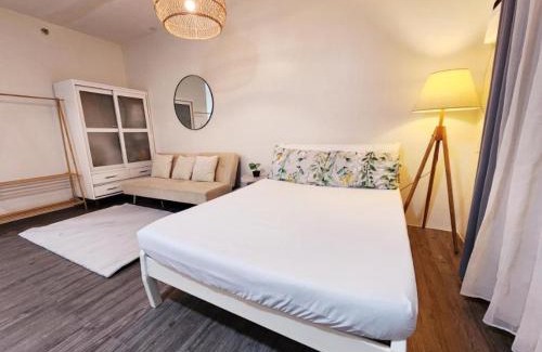 Canlubang Apartment | The Little Abode Nuvali - Smart Studio Unit with Balcony & free pool access