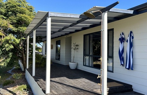 Port Willunga House | The Little Beach Retreat- 1 street from the Sea
