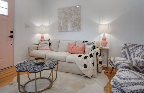 Downtown Cottage | The Little Gem π- Walking Distance to Downtown Raleigh