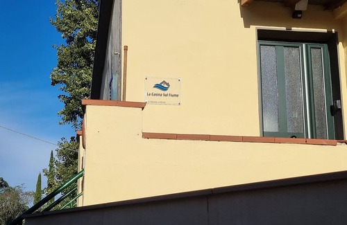 Prato Apartment | The little house on the river - nice one-bedroom apartment very close to the city center