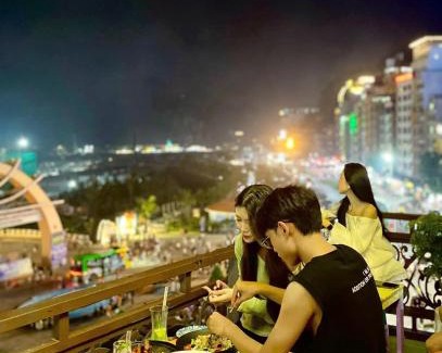 Cat Hai Hostel | The Little Leaf Hostel - Restaurant and Rooftop Bar