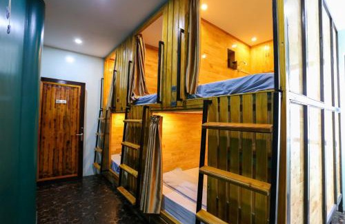 Cat Hai Hostel | The Little Leaf Hostel - Restaurant and Rooftop Bar