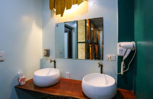 Cat Hai Hostel | The Little Leaf Hostel - Restaurant and Rooftop Bar