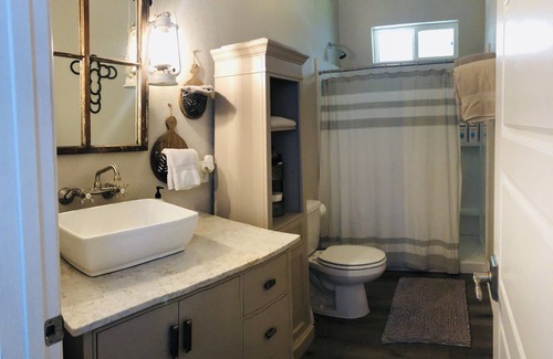 Boerne House | The little red barn in the city