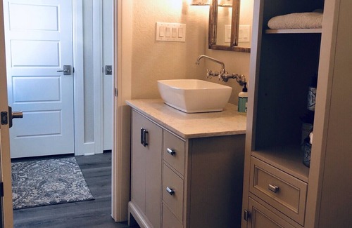 Boerne House | The little red barn in the city