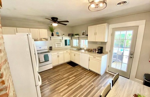 Port Royal House | The Little Sandpiper - Charming Port Royal Cottage